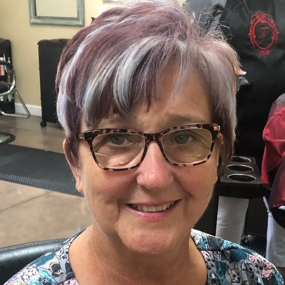 Meet your Posher, Debbie